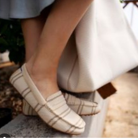 RARE Rothy’s Driver in Sandy Shore-Cream/Tan